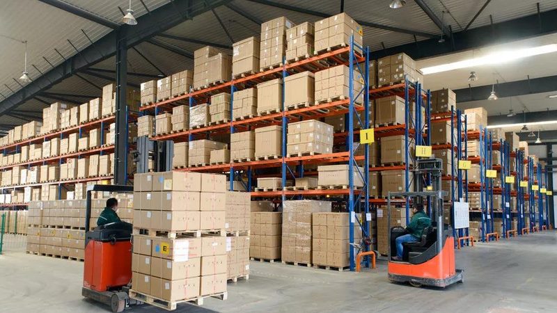 贯通式货架每平米承重选型：关键因素与误区解析